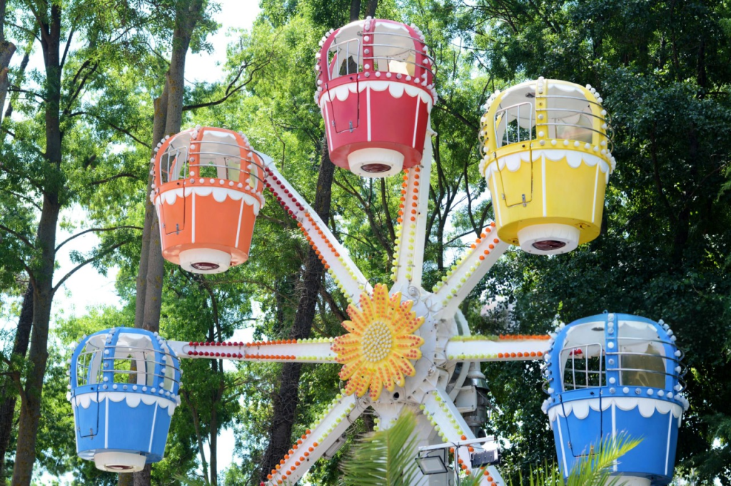 Mini Ferris Wheel Compact Fun for Younger Visitors
